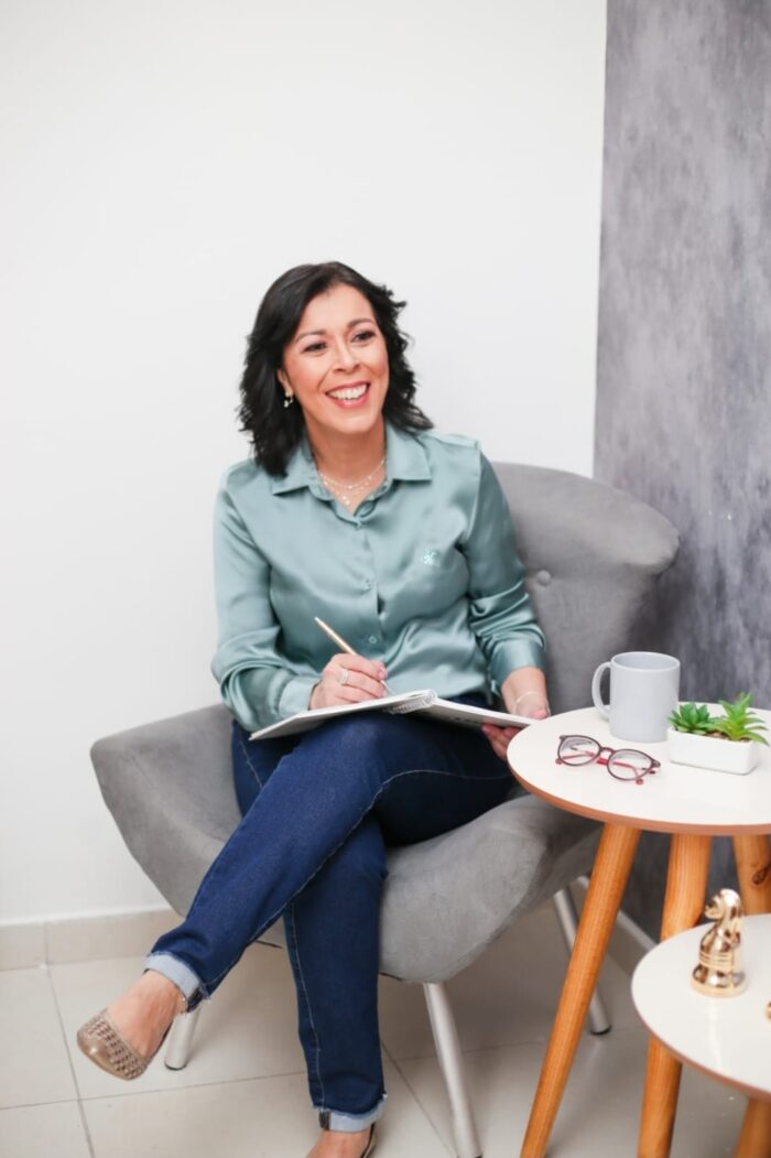 silmara-vicente-psicologa-na-mooca-atendimento-online-e-presencial